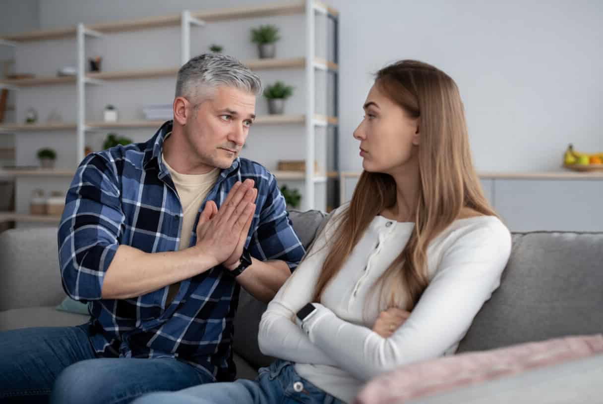 Signs you're the only one fighting for your relationship