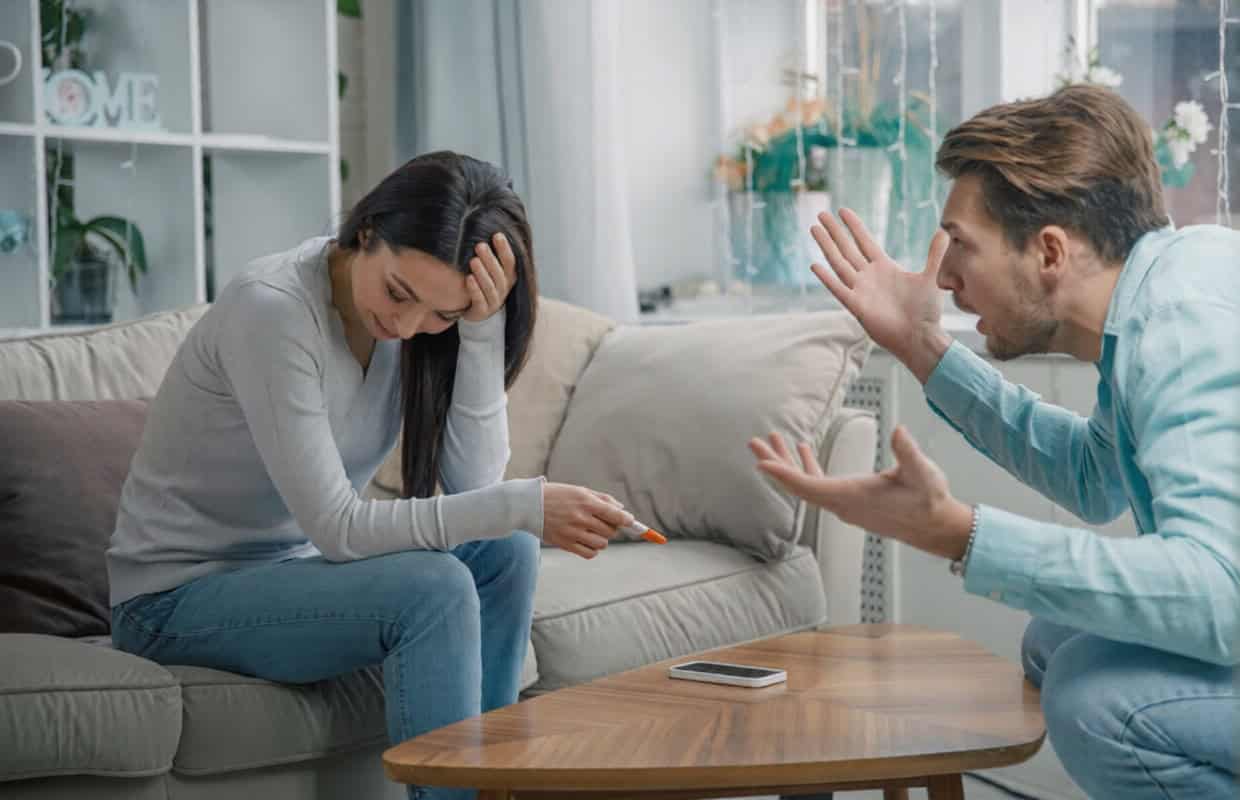 Signs you're the only one fighting for your relationship