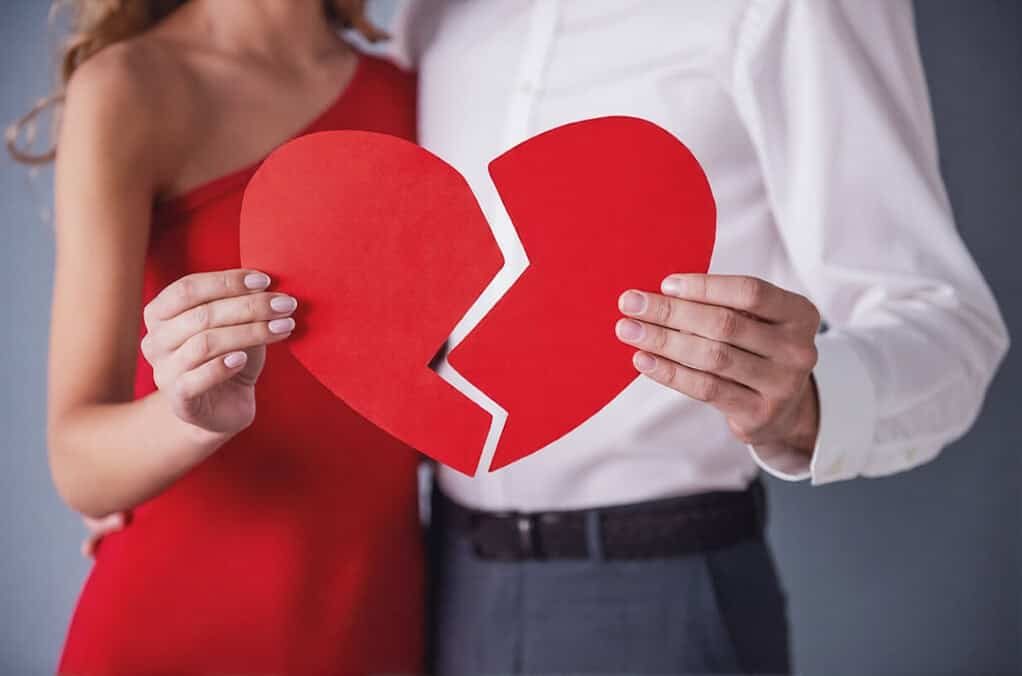 signs he's going to break your heart