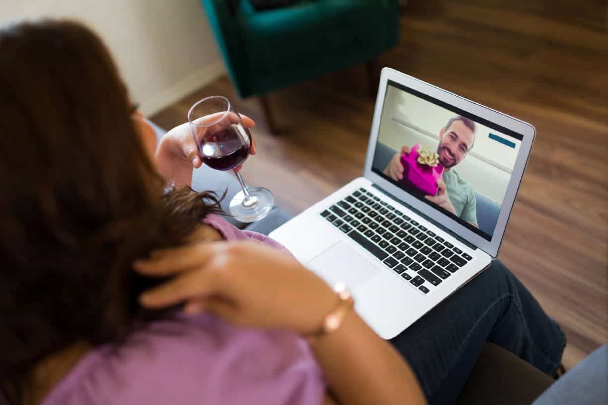 How to keep a long distance relationship alive