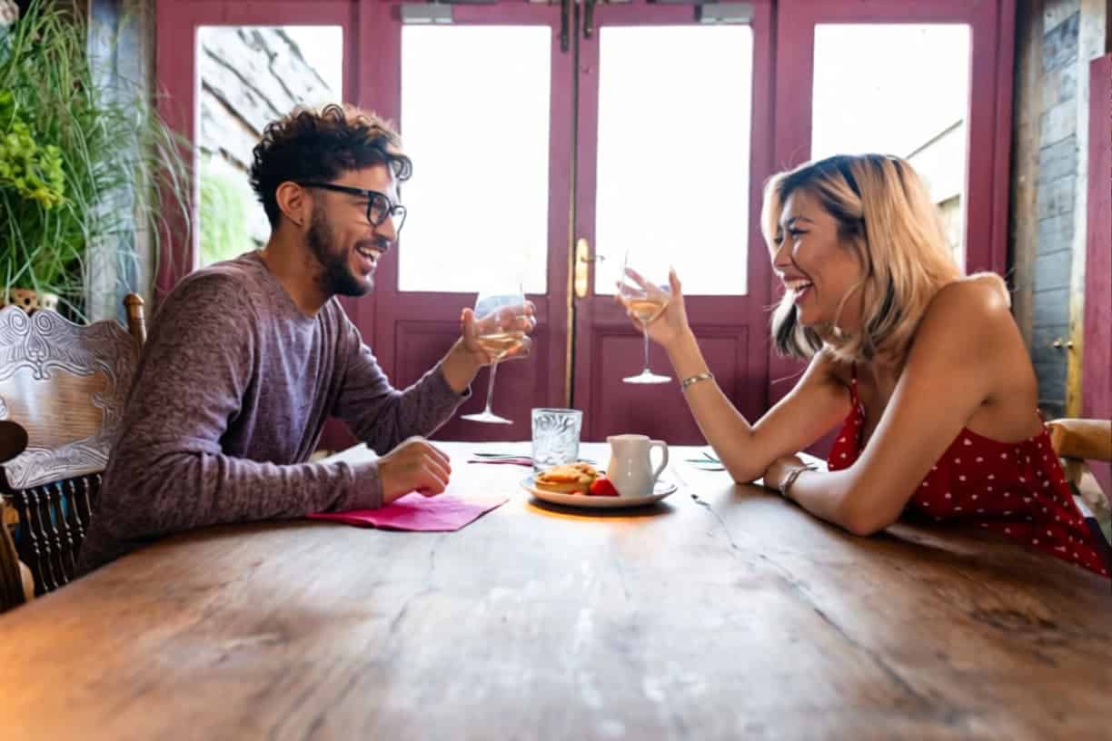 how to get a girl's attention and keep it