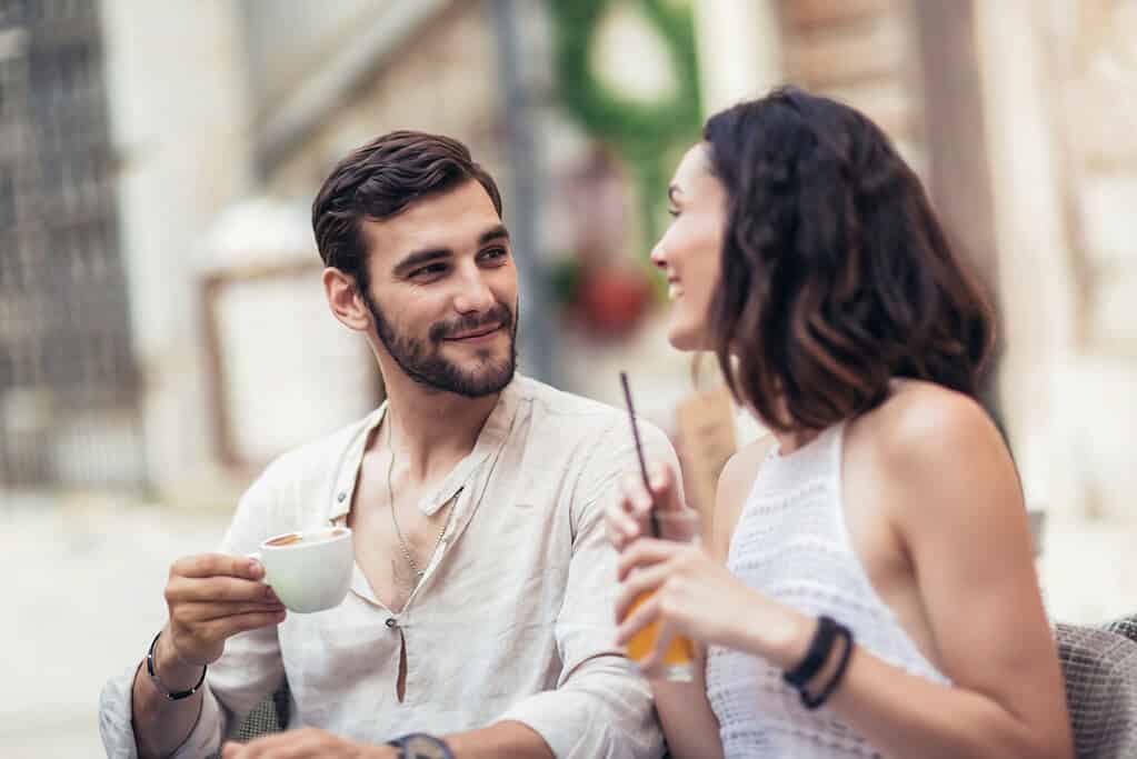 how to get a girl's attention and keep it