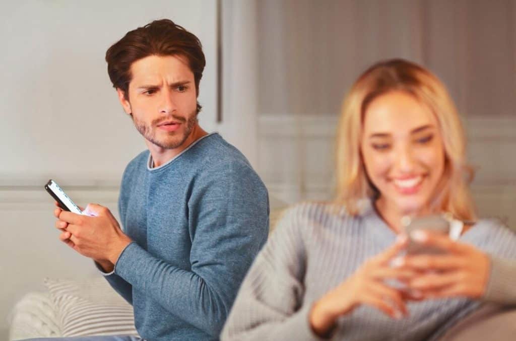 signs she's seeing someone else