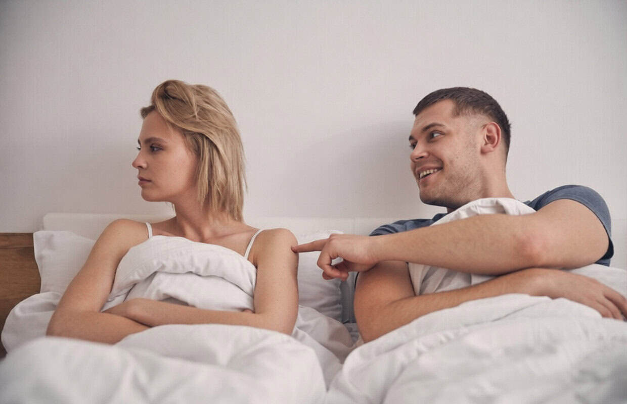 signs a woman is lonely in a relationship