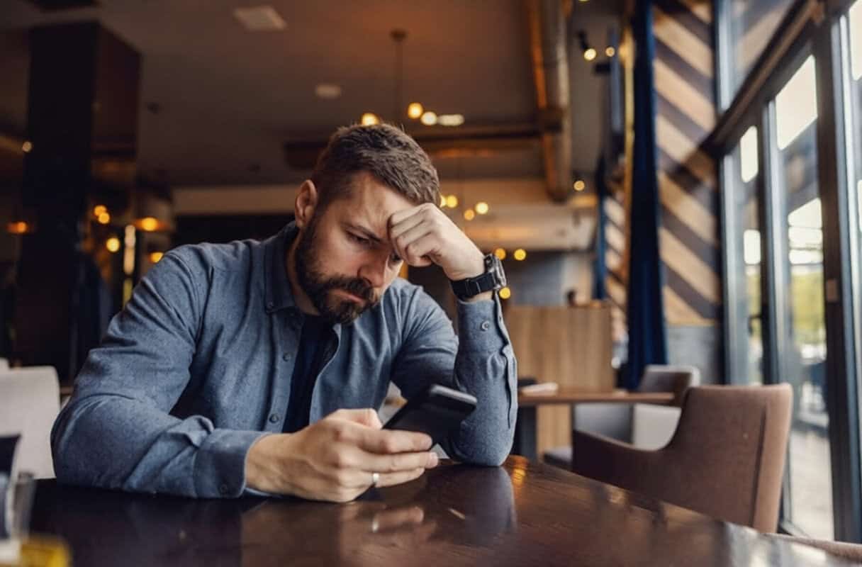 signs a man is addicted to you