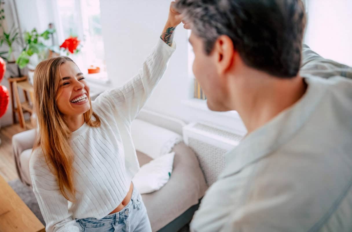 signs a woman is addicted to you