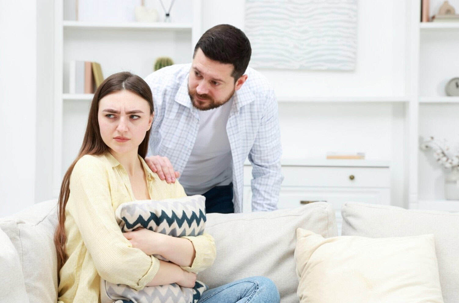 signs you're emotionally unavailable