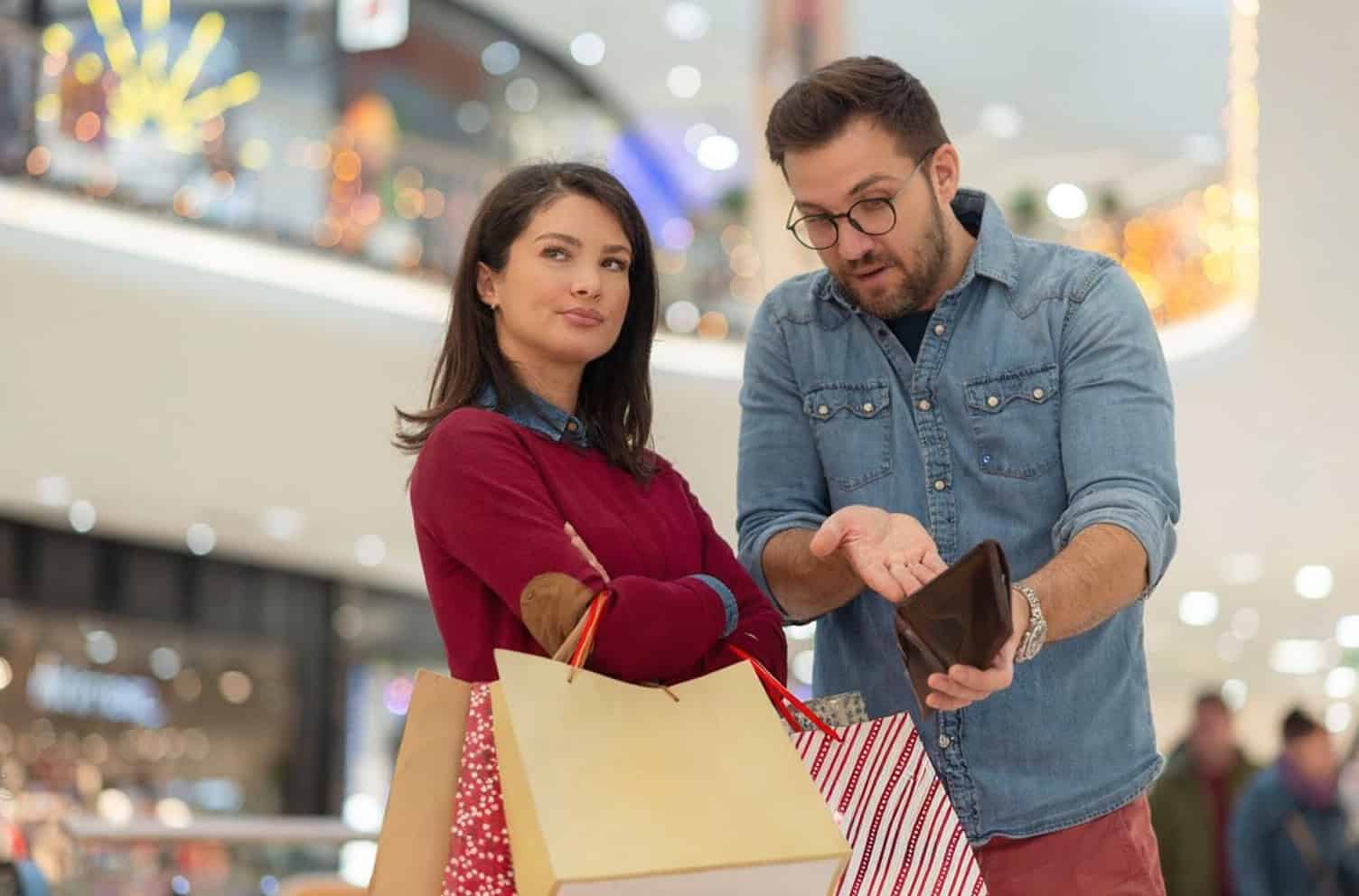 signs you're doing too much for a woman