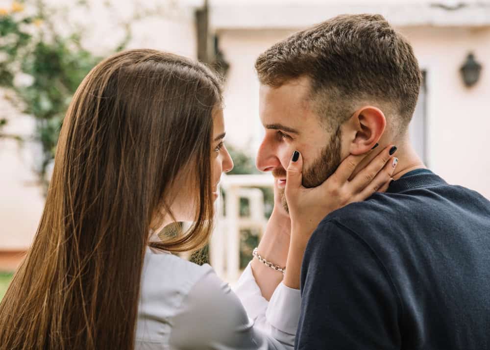 Signs a woman wants to sleep with you