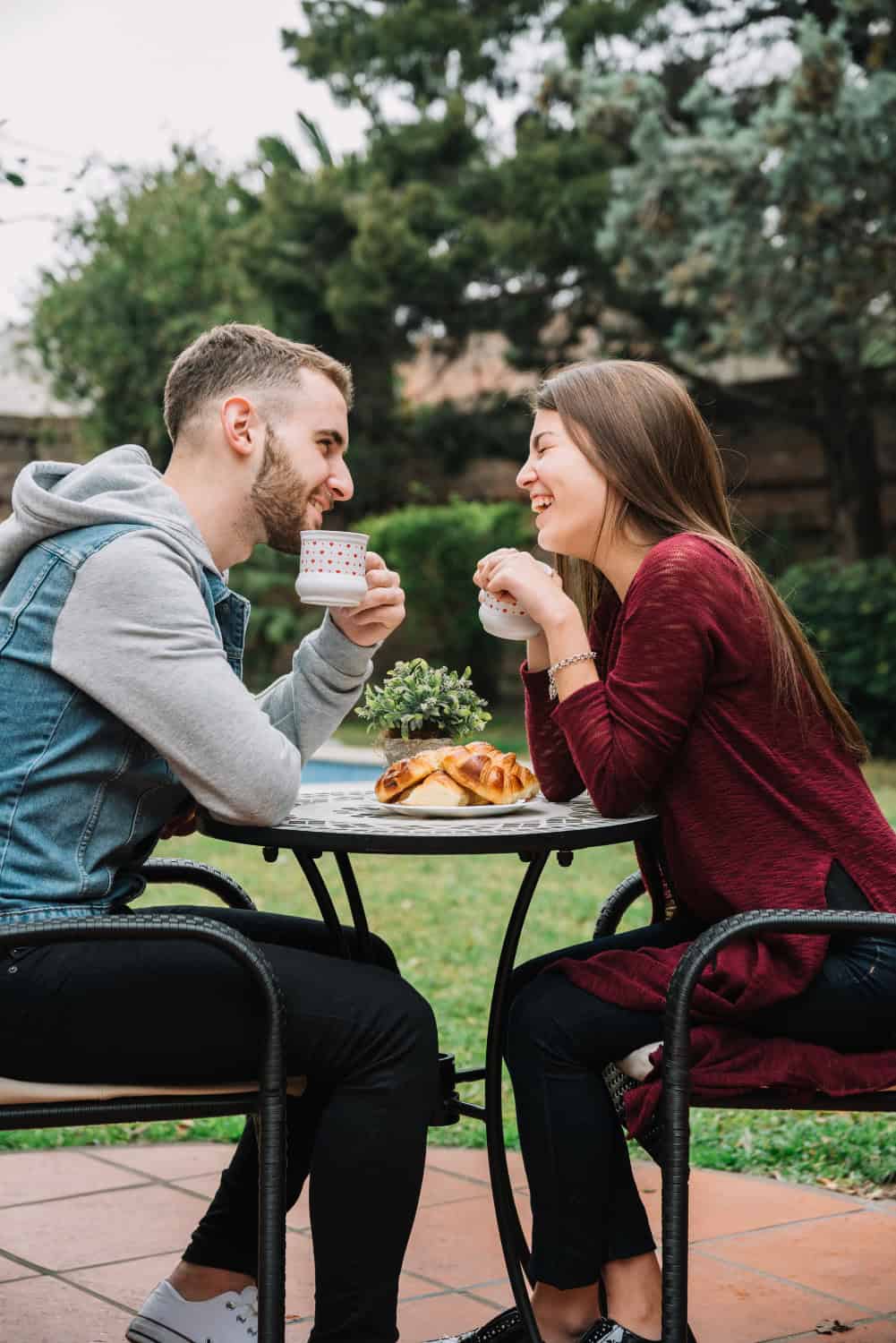 signs your ex is interested in dating you again