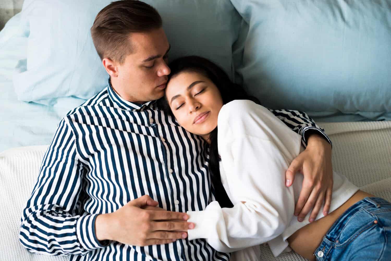 benefits of cuddling with your partner every day