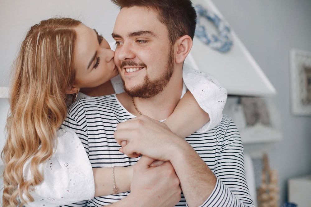 signs a woman is addicted to you