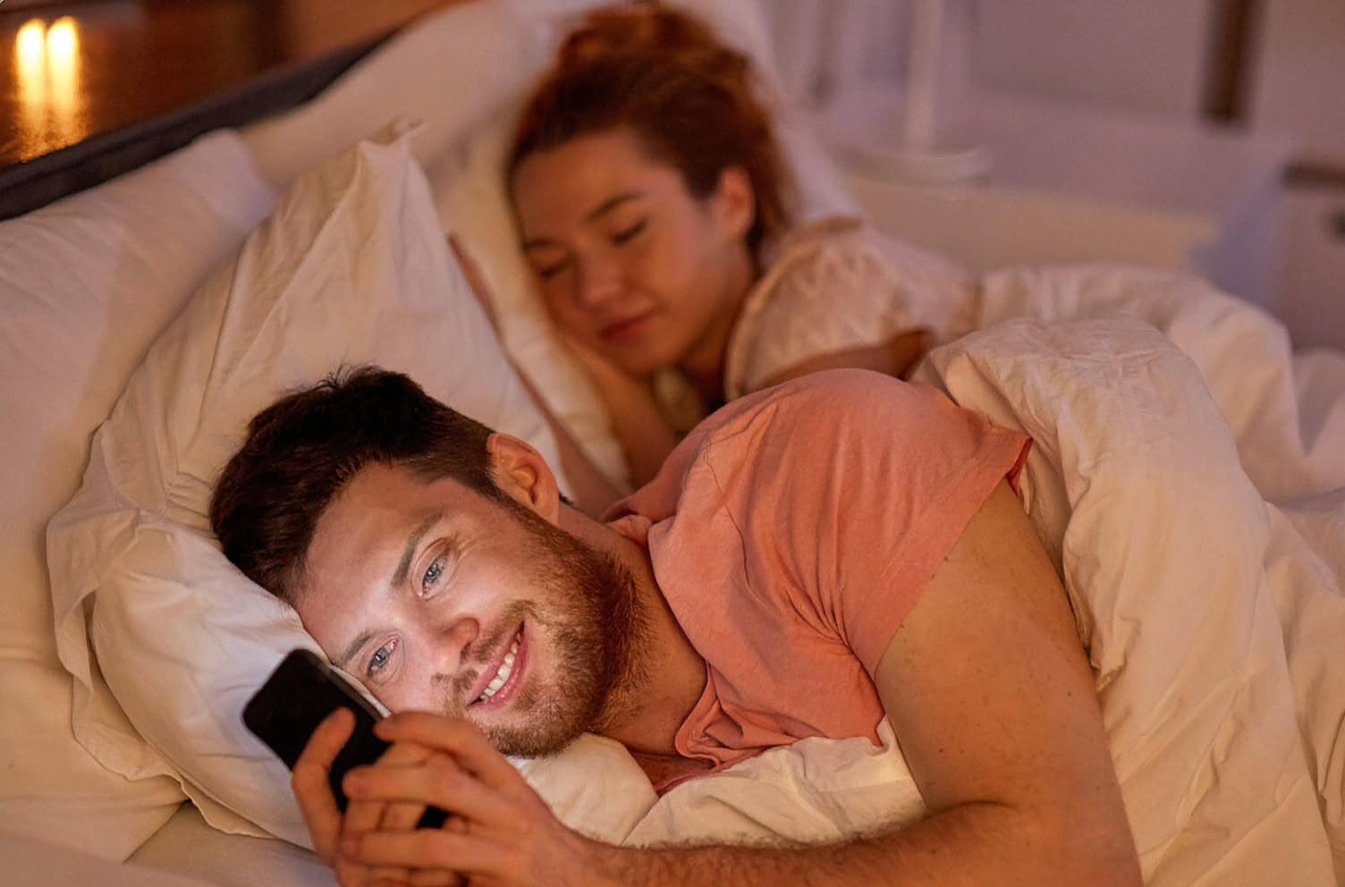 signs your man is texting another girl