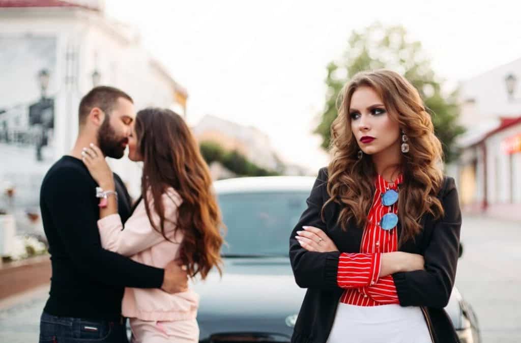 signs a family member is jealous of you