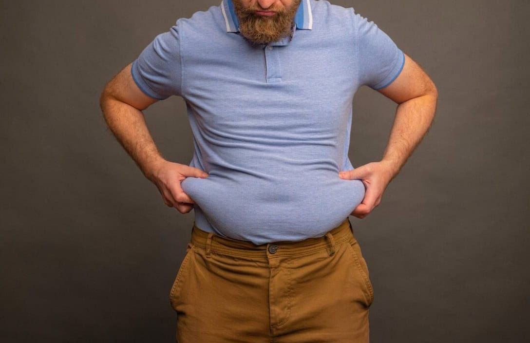 Causes of love handles