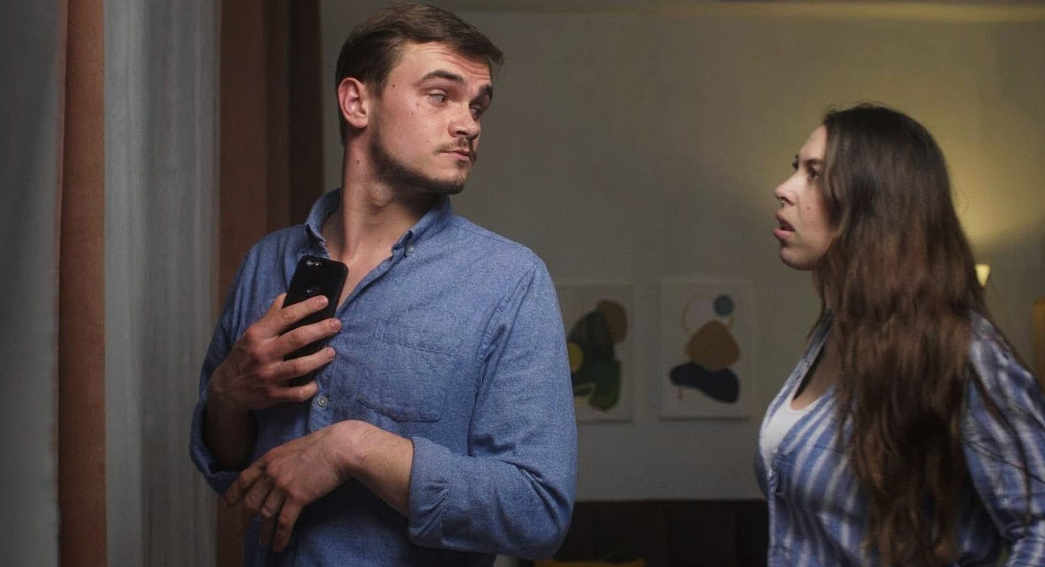 signs your man is texting another girl