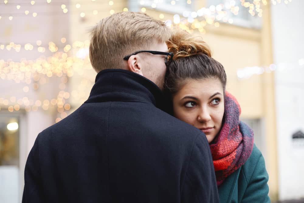 signs she still has feelings for her ex