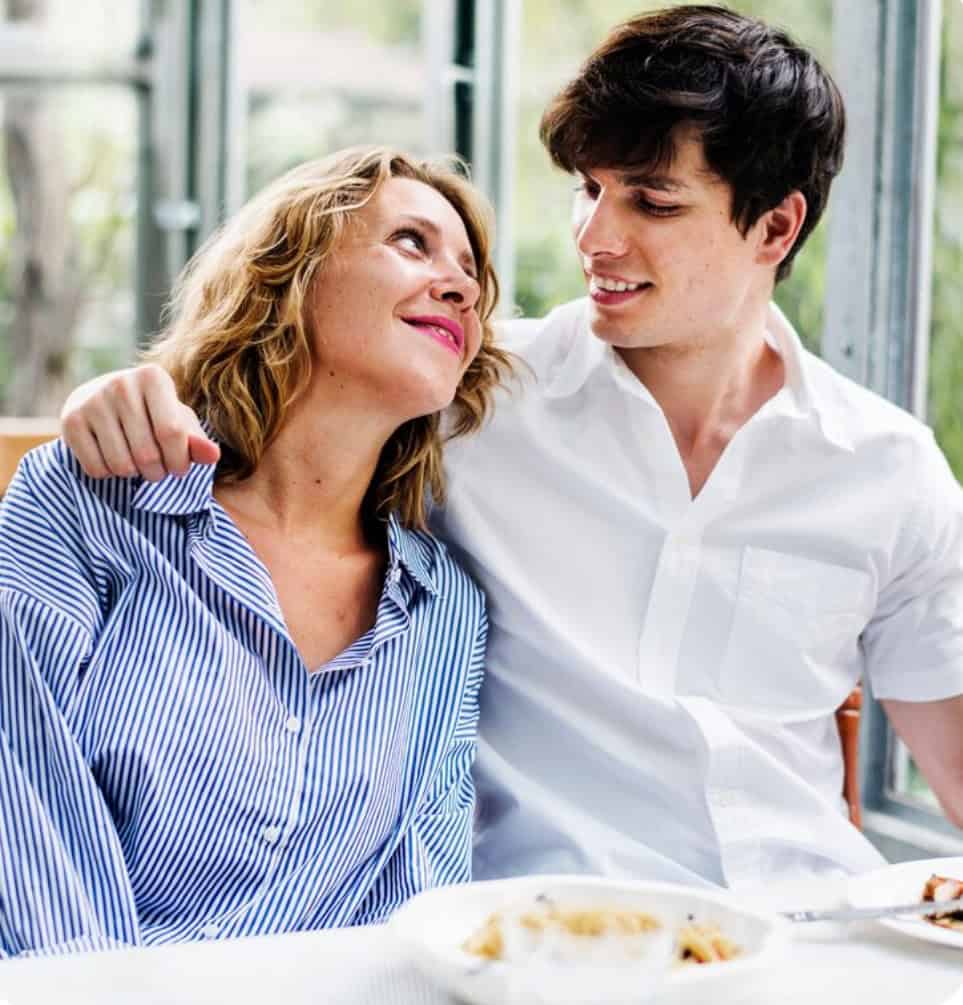 reasons why you shouldn't date an older woman