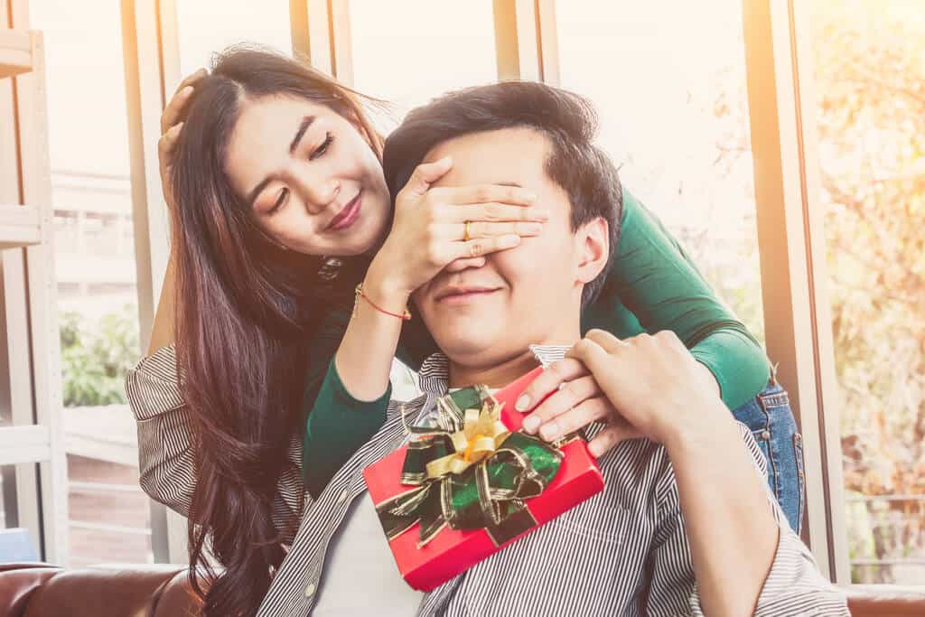 reasons why you shouldn't chase a man for love