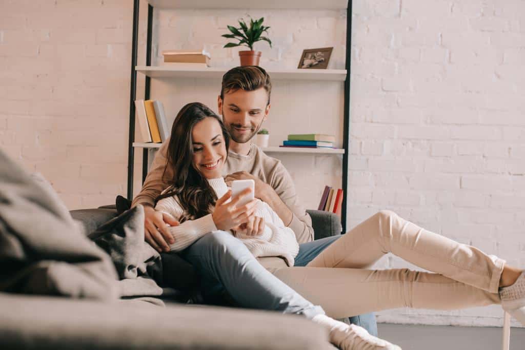 Pros of living together before marriage 